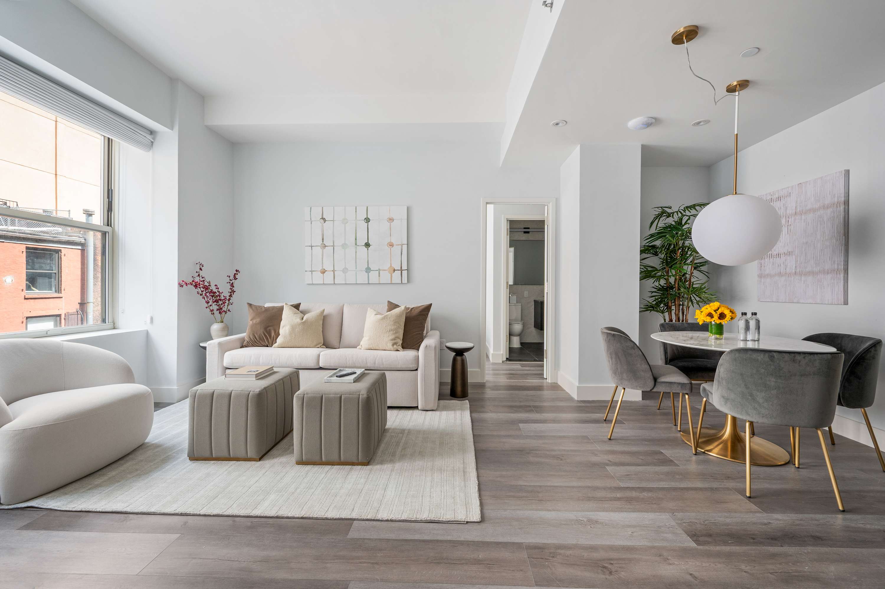 Deluxe 2 Bedroom with Private Terrace W/D — 17 John